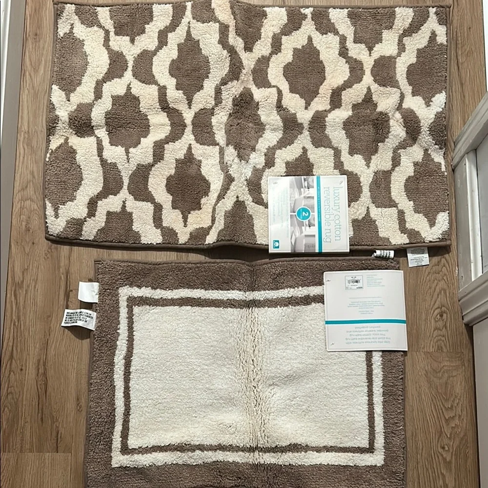 NWT Brown and Cream Geometric Bath Mat Set